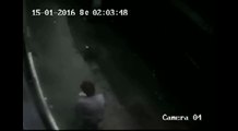 Vídeo mostra homem chutando cabeça de morador de rua em BH