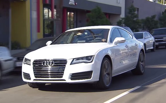 Audi A7 h-tron en movimiento