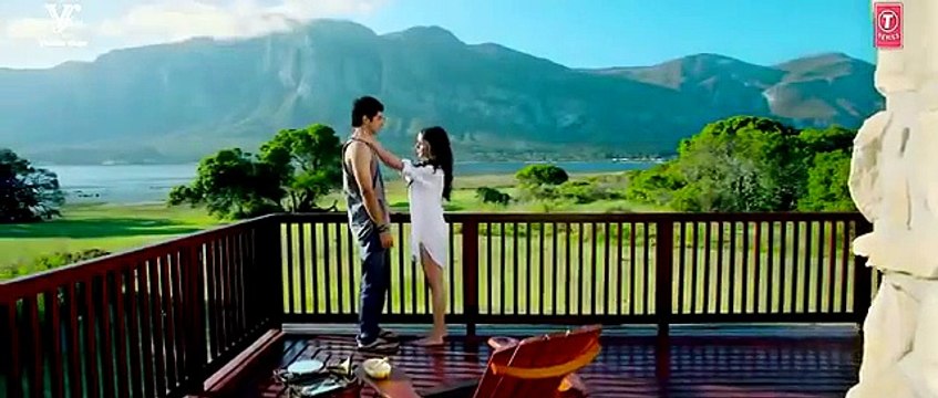 dil ko choo lene wala song... dakh k bar bar dakhey