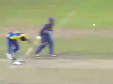 Srilanka - Brilliant Fielding Effort. Rare cricket video