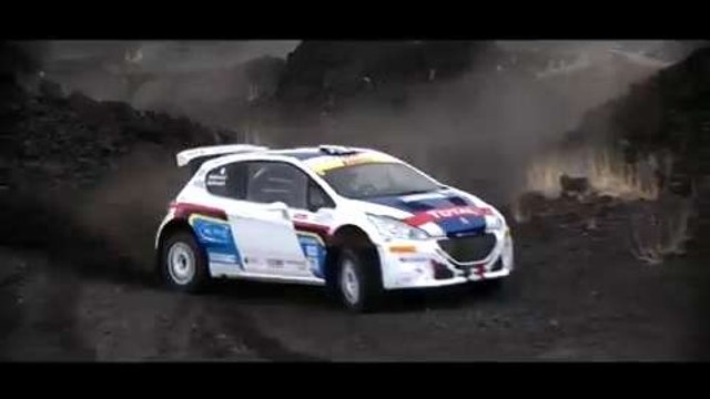 Peugeot 208 T16 ascenso al volcán Etna