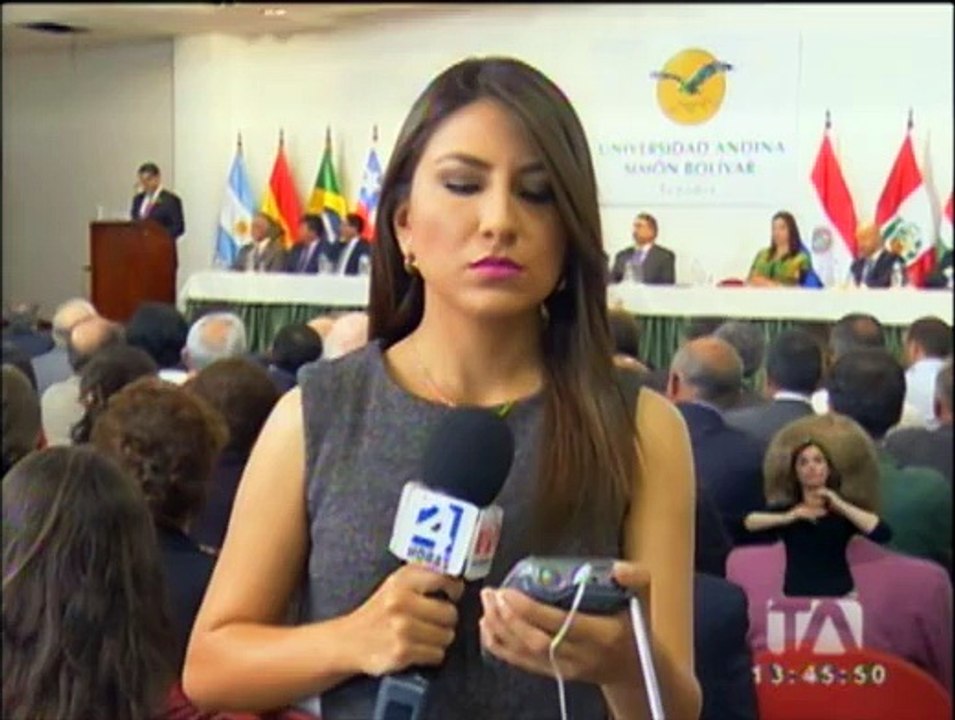 Posesión de César Montaño como rector de la Universidad Andina Simón Bolívar