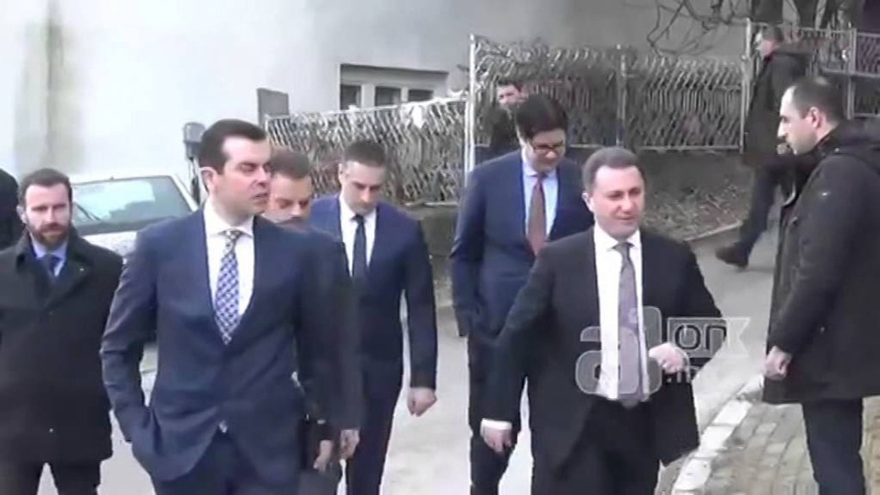 KOMISIONERI HAHN NE SHKUP,BISEDIME PER QEVERINE TEKNIKE DHE ZGJEDHJET E REJA LAJM mpg