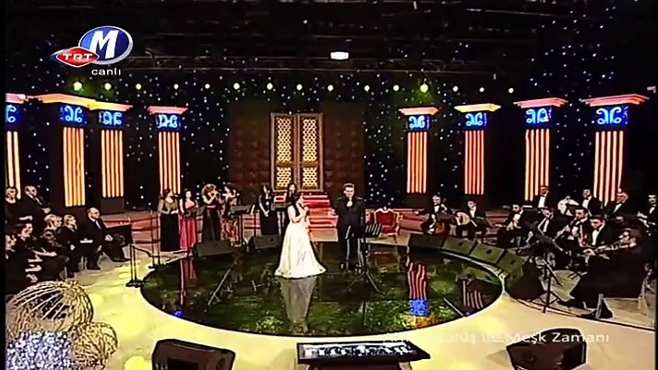 SİNEM SEVİNDİK - ARİF ÖZGÜLÜŞ - ŞİMDİ UZAKLARDASIN