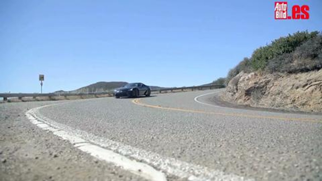 Vídeo: Lexus LFA vs Acura NSX