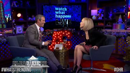 Selena Gomez In Bed With HOT MODEL - Jennifer Lawrence CONFIRMS Make-Out With Liam Hemsworth (DHR)