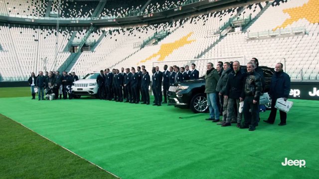 Entrega Jeep a los jugadores de la Juventus