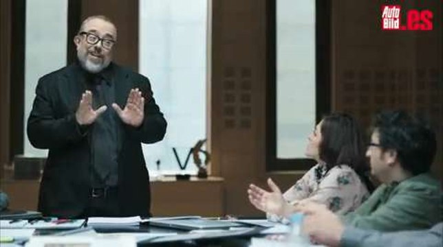 Final del spot de Mercedes-Benz protagonizado por Alex de la Iglesia