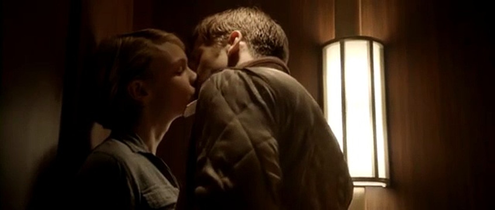 Drive (Kiss scene elevator - Ryan Gosling)