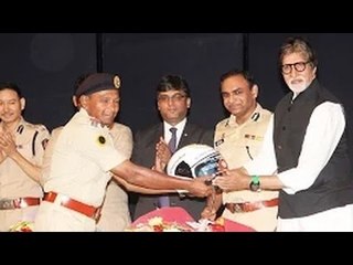 Amitabh Bachchan Distribute Helmet To Mumbai Traffic Policemen