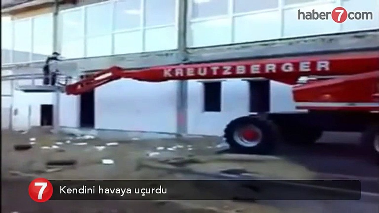 Kendini havaya uçurdu
