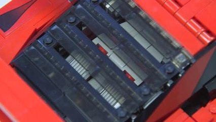 Tải video: Ferrari F40 fabricado por LEGO