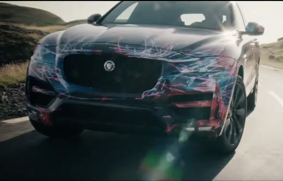 Nuevo Jaguar F-PACE en movimiento