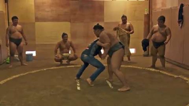 Los pilotos Red Bull F1 se enfrentan al sumo