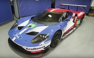 Ken Block y Vaughn Gittin Jr. echan un vistazo al Ford GT de carreras