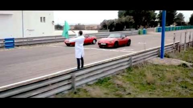 Mazda MX-5 2015 vs Miata de 1990