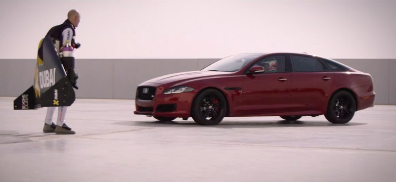 Reto Jaguar XJR contra Jetman