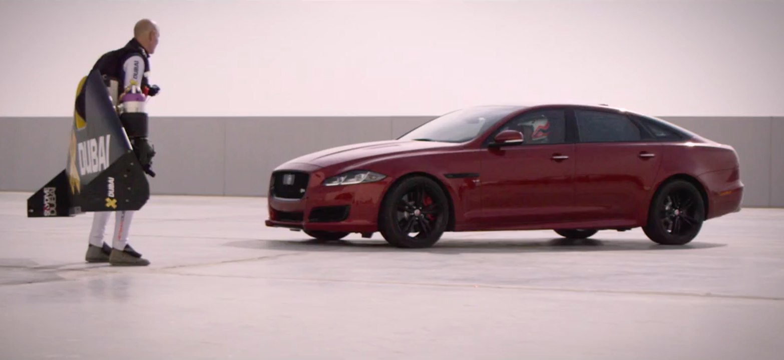 Reto Jaguar XJR contra Jetman