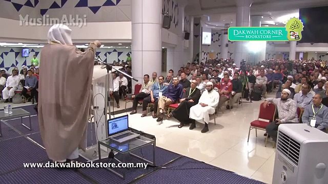 How Shaitaan fool mankind with word black magic and create fitna in people's life - Mufti Menk