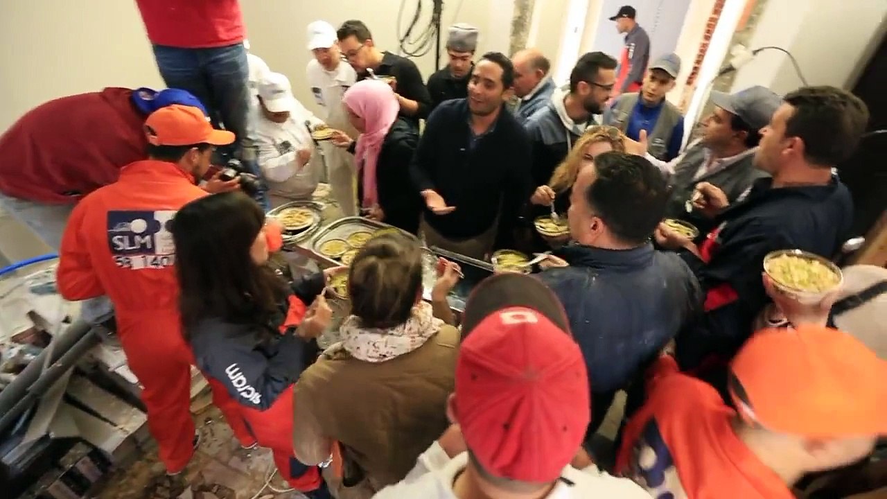 فيصل لحضيري يليق وبسام الحمراوي يدهن في الحيط في داري ريكو مع مريم بن مامي  وليقا تجيب يا عمي