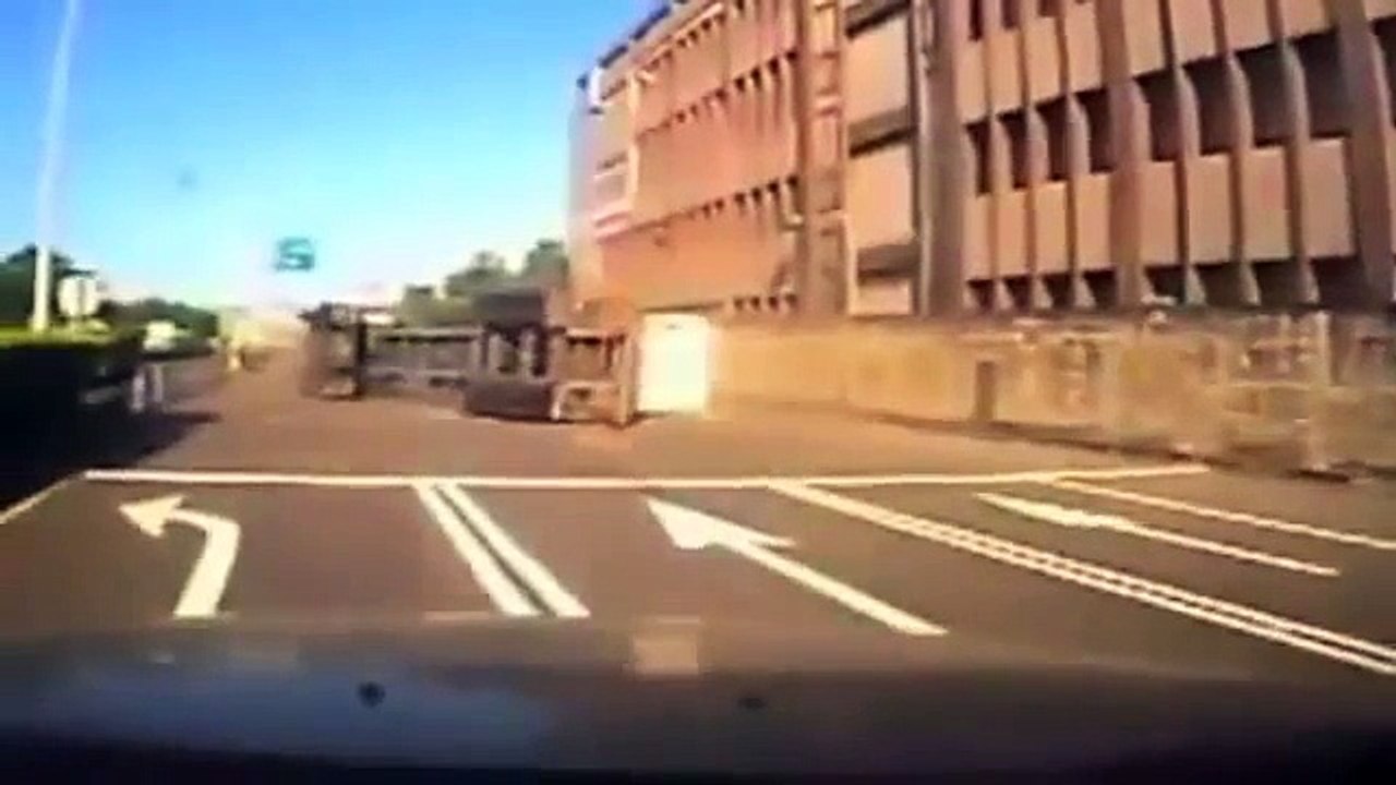 【衝撃映像】　大気汚染だけが問題ではない　中国の酷い自動車事故動画まとめ！！