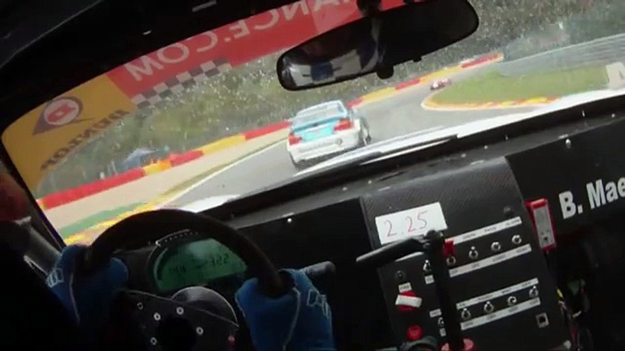 Porsche GT3RS sliding Castrol Raceway raw footage