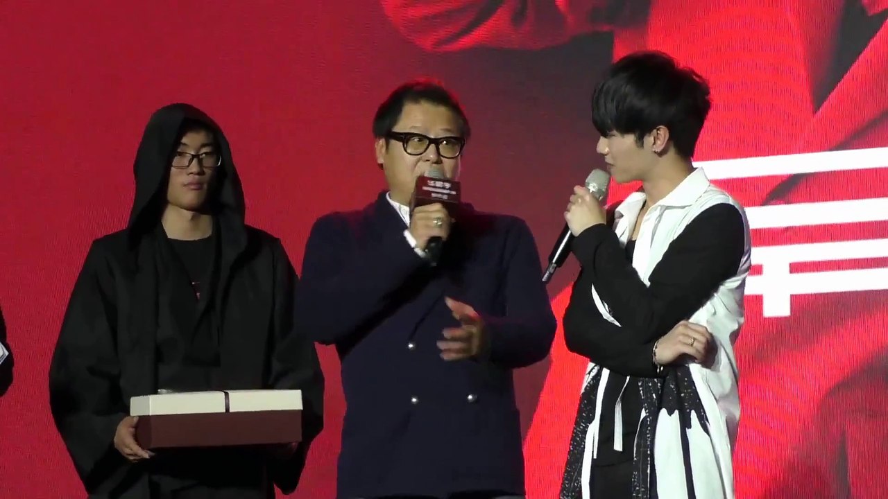 Chenyu Hua华晨宇20151217 异类发布会 最后环节 part 8