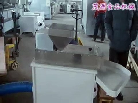 Máy bóc vỏ lụa đậu phụng rang RB 200/ máy bóc vỏ lụa đậu, máy bóc vỏ đậu phộng