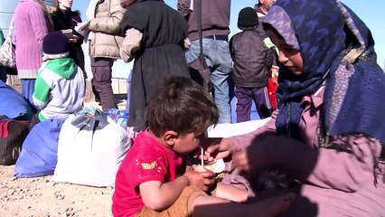 ألم الانتظار يعتصر قلوب السوريين على حدود بلدهم مع الاردن