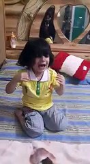 School mainy nai jana es bachi ka andaz check kerain kia kia ker rahi hy school na jany k liye