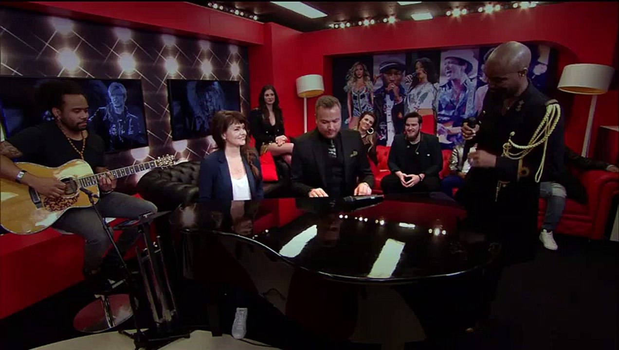 Jennie Lena en Ivan Peroti - David Bowie medley (The voice of Holland 2016 | Liveshow 5)