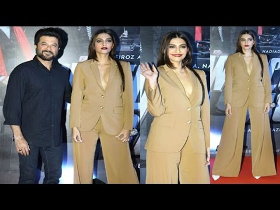 Stunning Sonam Kappor @ Welcome Back Premiere