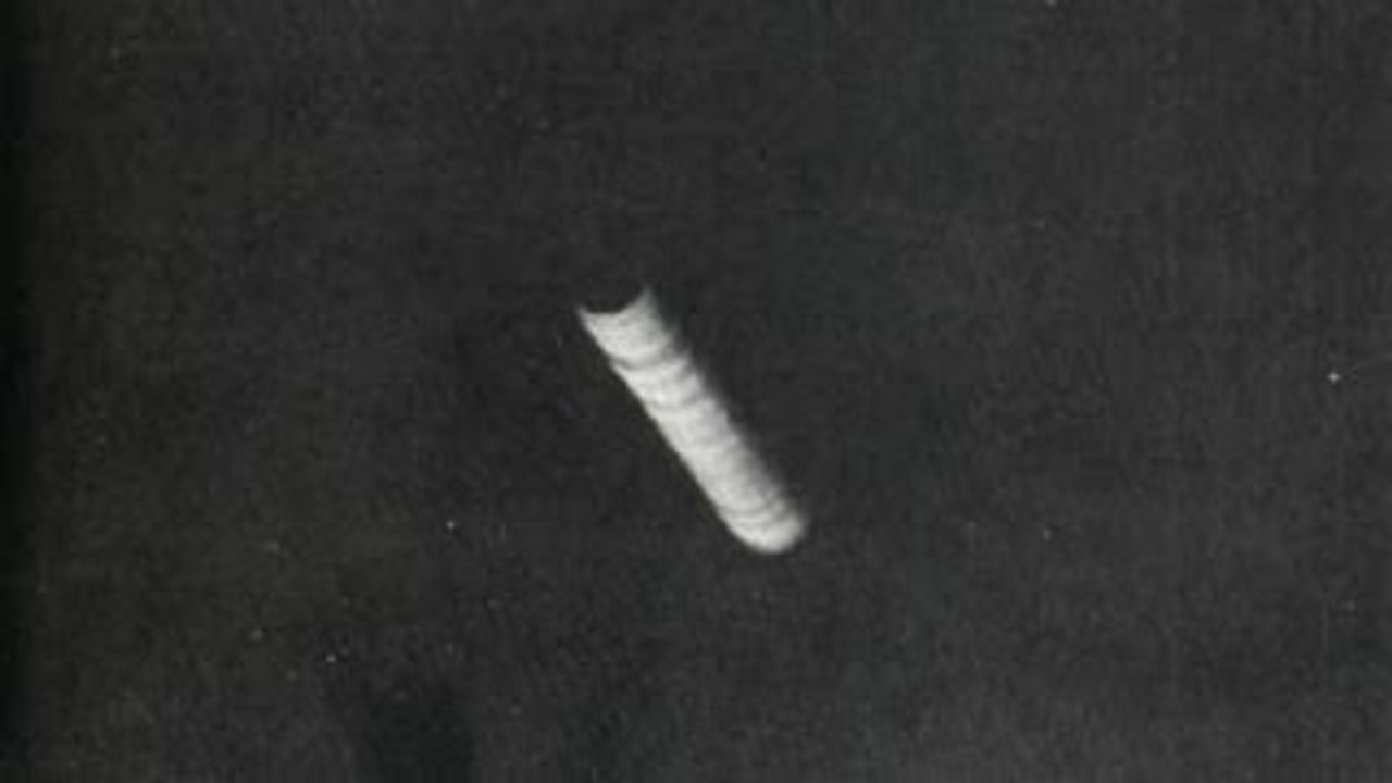 5/6/2014 BREAKING! MILE LONG UFOS ABOVE MARS HEADING FOR EARTH! Alien Coverup