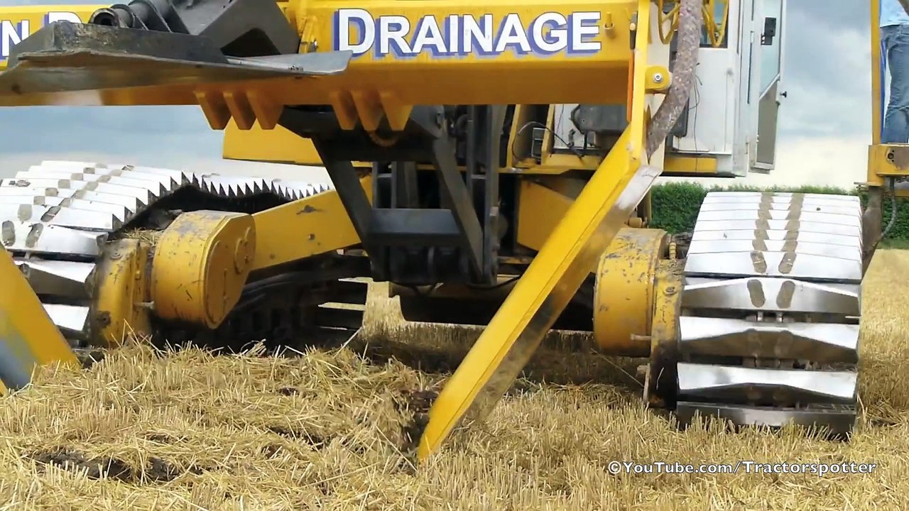 Enterrer des tuyaux sans laisser de trace - Machine Hi-tech impressionnante