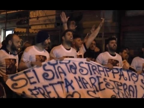Napoli - Fiaccolata a Forcella per Maikol, il 27enne ucciso per sbaglio (14.01.16)