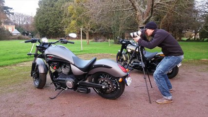 Essai Harley Slim CVO, Indian, Victory, Guzzi… Dans les coulisses de Moto Magazine #324