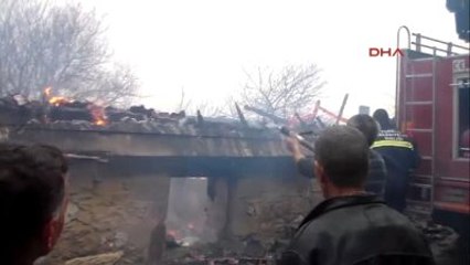 Çanakkale Susuz Köyde Ev Kül Oldu