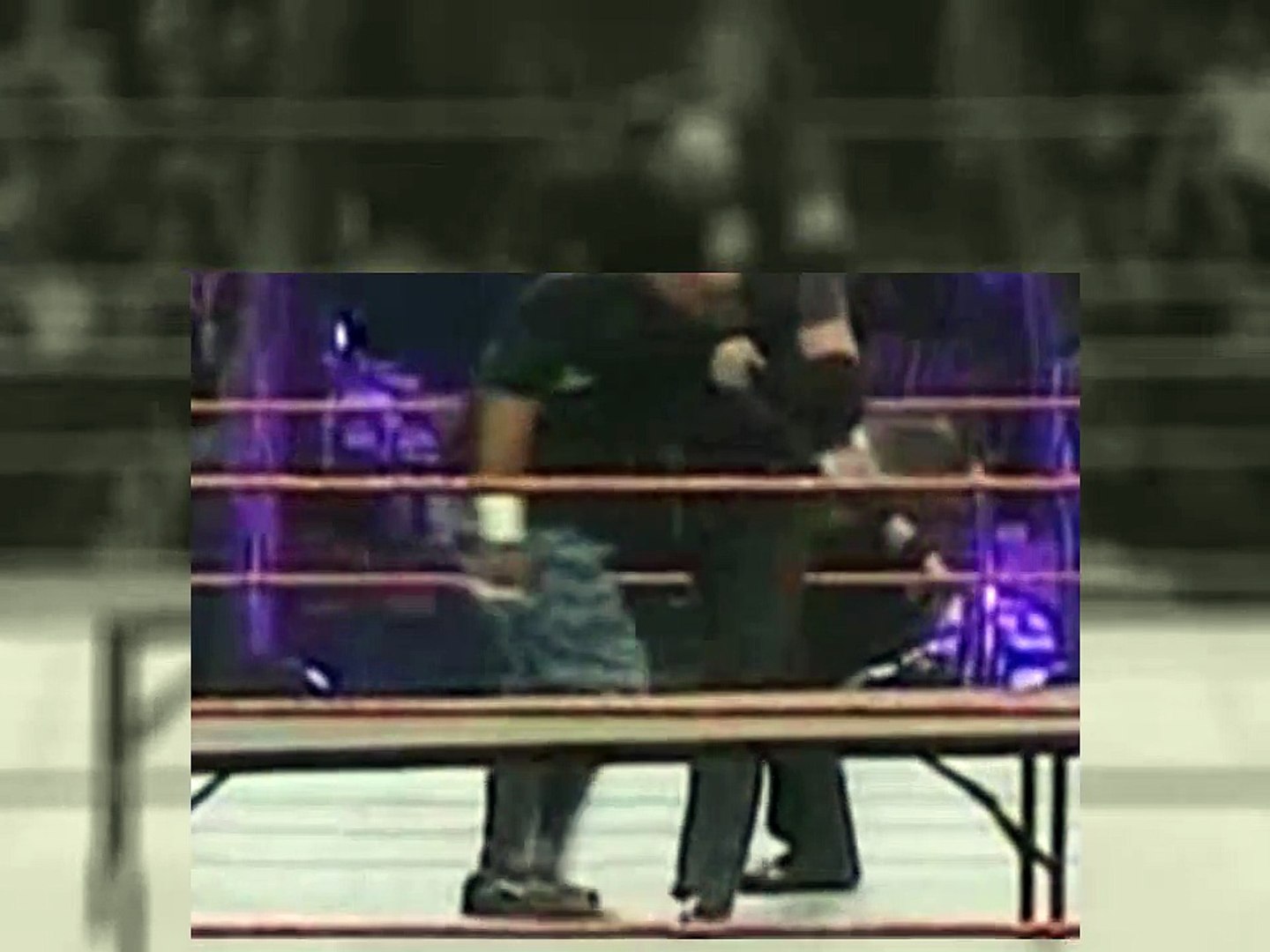 ⁣WWE 2000