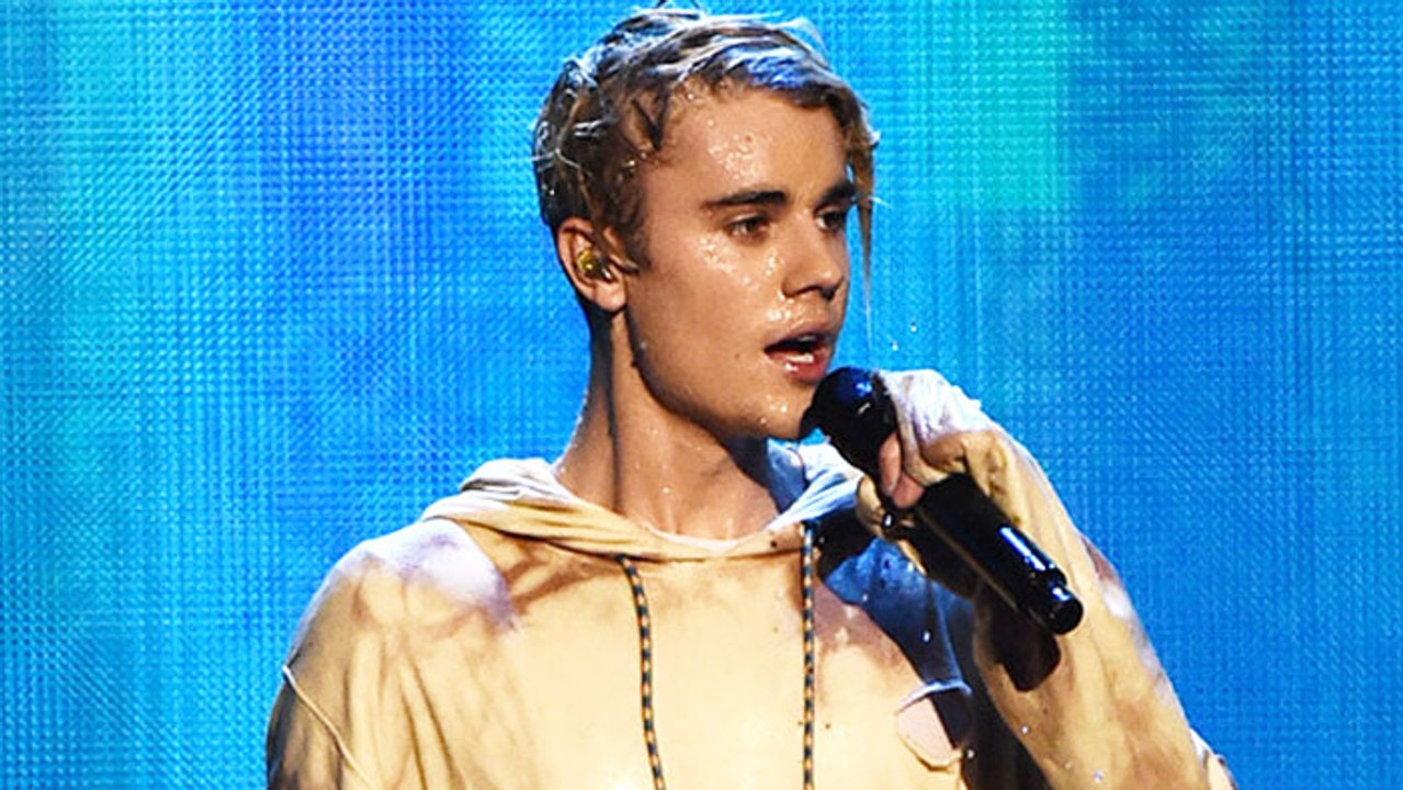 LEAKED: Justin Bieber RAPS In Unreleased Song 'I'll Be There' - video