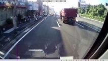 Popular Videos - 急ブレーキ & Trucks