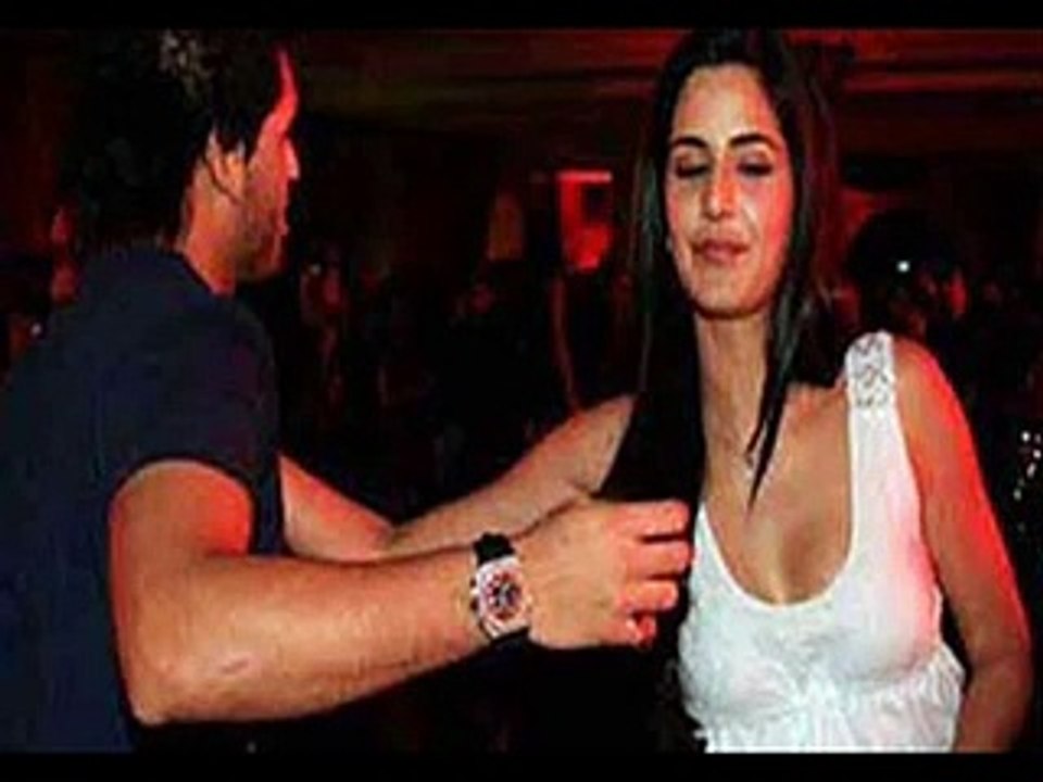 Siddharth Mallya's hands inside Katrina Kaif's top - Video Dailymotion