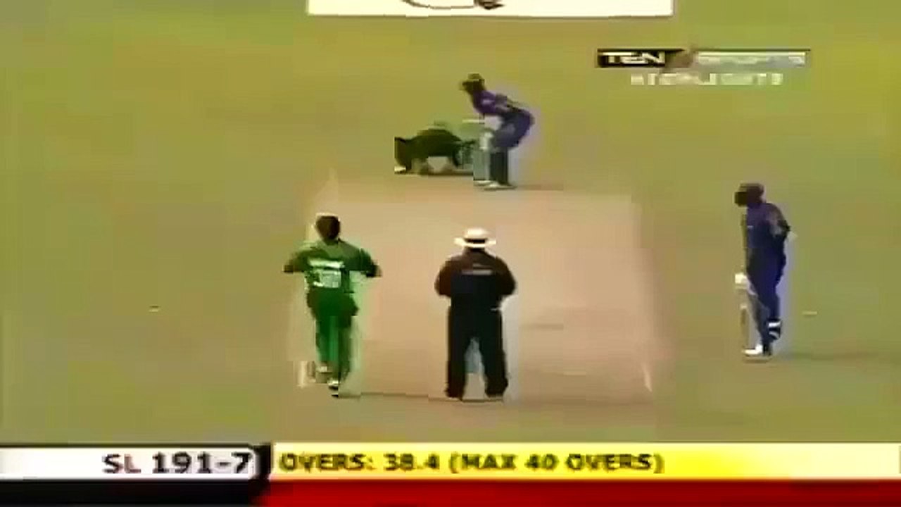 Best Catches in Cricket History! Best Acrobatic...