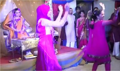 Girls Wedding Dance 2016 Mehndi Dance For Bride