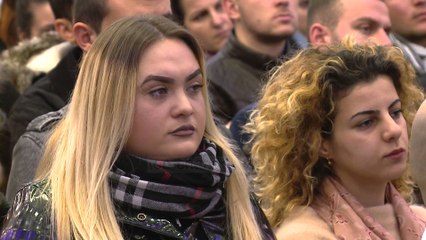Klosi: Do vazhdojmë të mbështesim arsimin profesional - Top Channel Albania - News - Lajme