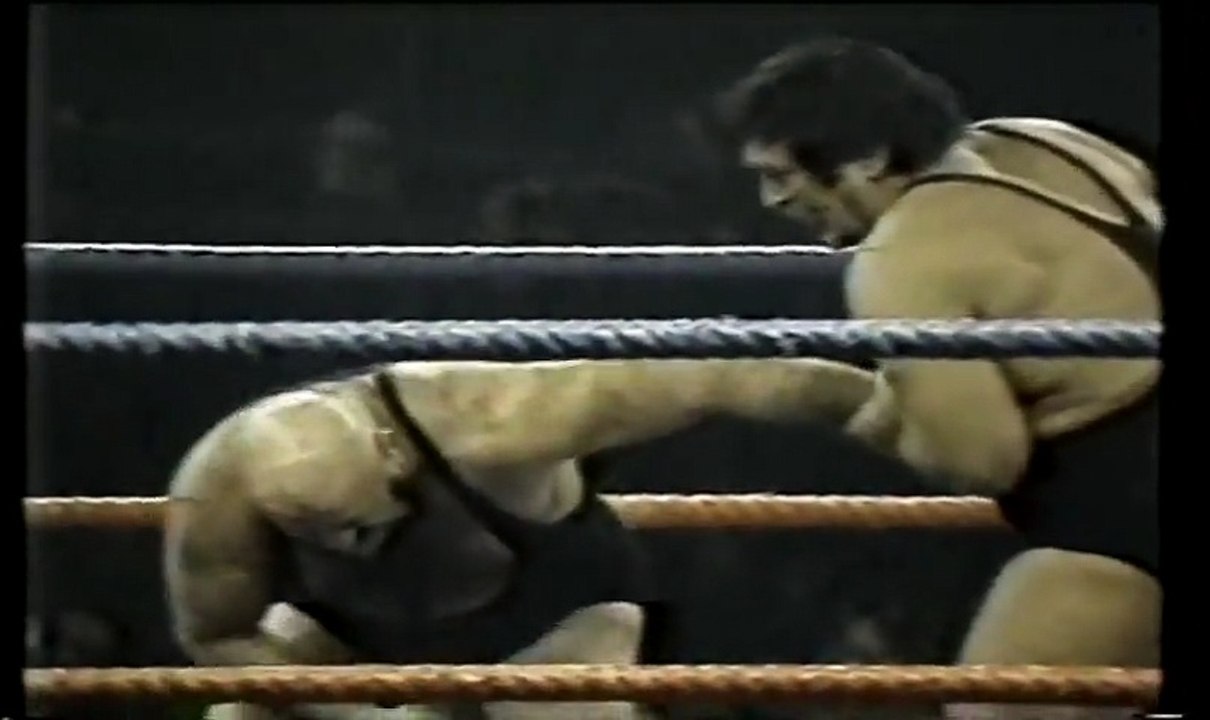 Mad Dog Vachon vs Sheik Adnan El Kaissie