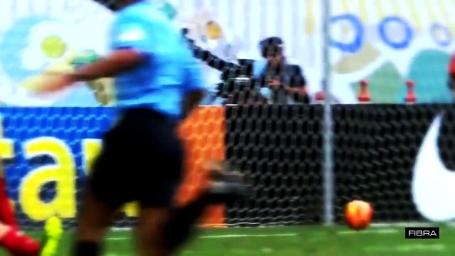 ● Young Football Superstars ● 2 Female Freestyle Football Skills Cristiano Ronaldo - My Favorite Skills Video HD