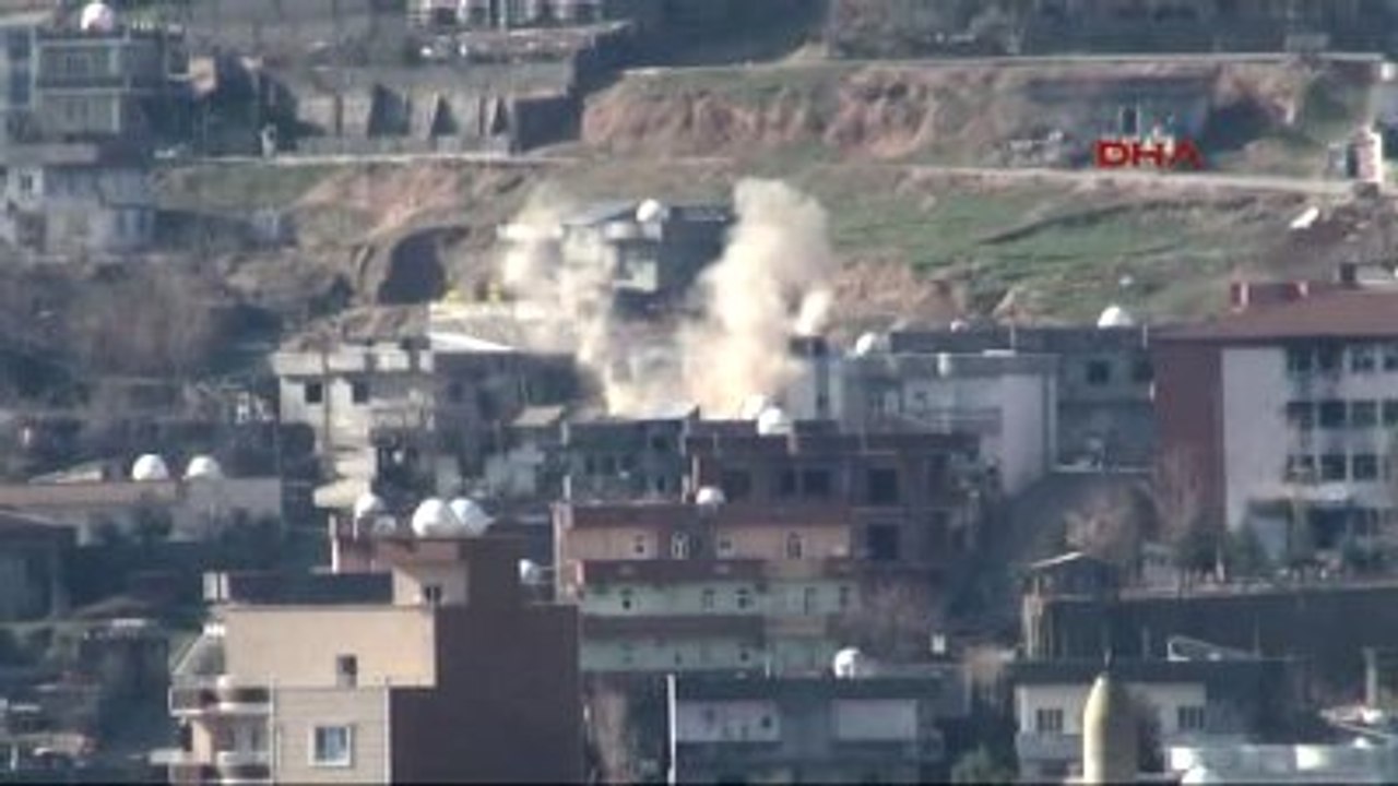 Cizre'de Çatışmalar da Kaçış da Sürüyor 1-