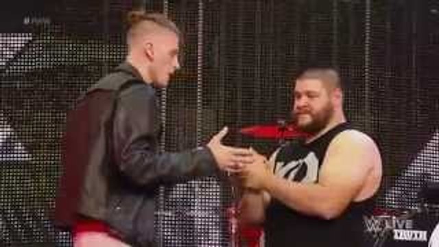 Machine Gun Kelly attacked by Kevin Owens [Powerbombs Machine Gun Kelly] [HD FULL MATCH]