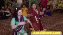 Indian Aunties Shaking The Dance Floor - Must Watch - HD