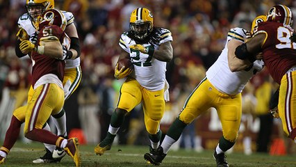 Lacy gets loose with nifty spin move for 30-yard run